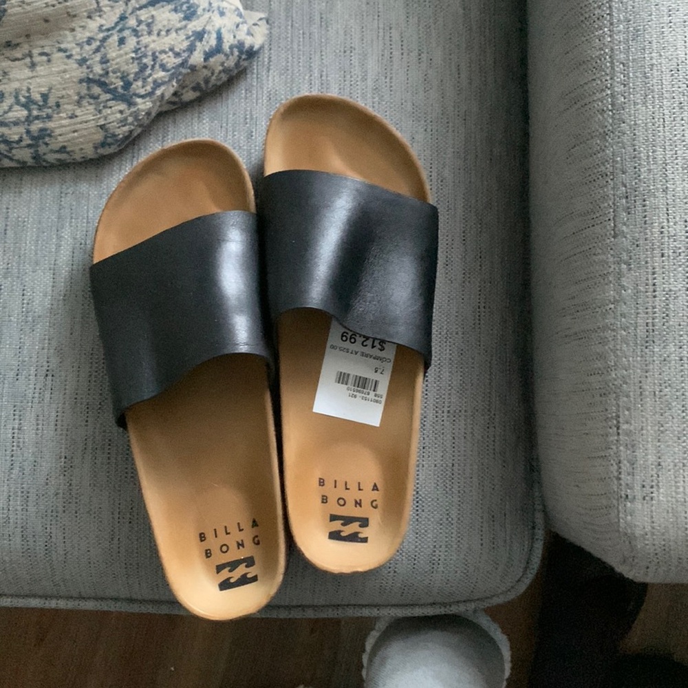 NWT Billabong slides/sandals